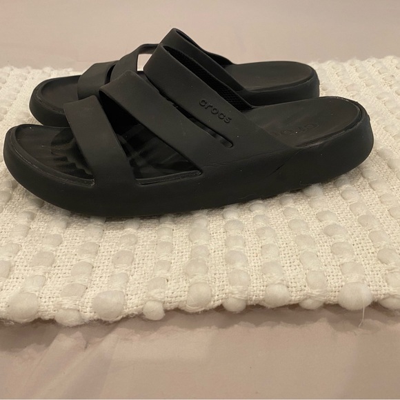 CROCS Women's Black Strappy Sandals - Picture 3 of 4